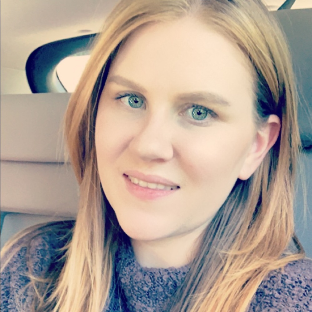 Meet your Posher, Caitlin - Picture 3 of 4